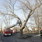 Małopolska: Mocno wieje. Kilkuset odbiorców bez prądu
