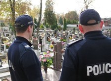 Małopolskie: 53-latek z zarzutem okradania grobów. Grozi mu osiem lat więzienia