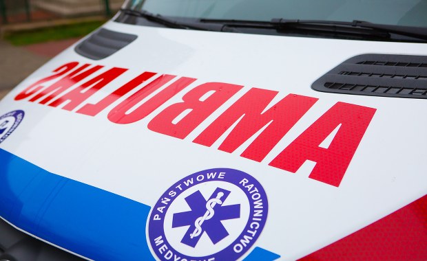 Małopolskie: Pod karetką załamały się kamienne płyty 