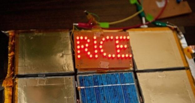 Malowane baterie w akcji - przez 6 godzin zasilały LED-owe diody /materiały prasowe