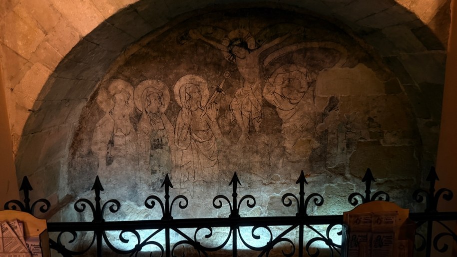 Malowidło na murach kościoła romańskiego przedstawiające scenę Męki Pańskiej /Jacek Skóra /RMF FM