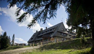 Malowniczy szlak idealny na jesienną wycieczkę. Bez tłumów i z widokiem na Tatry 