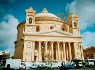 Malta, Mosta, XIX w. kościół pod wezwaniem Wniebowzięcia  N M P wybudowany na planie koła z czw /Encyklopedia Internautica