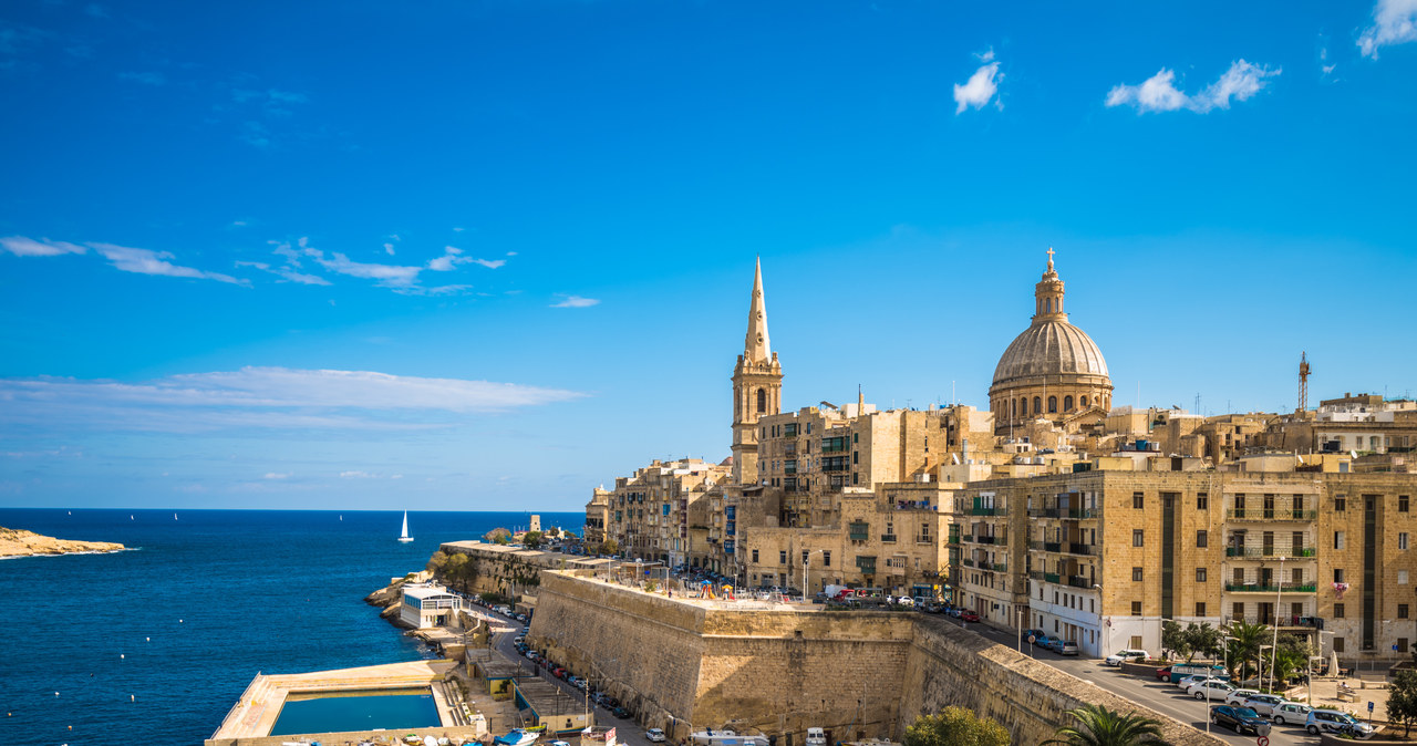 Malta to atrakcyjny cel podróży. Kusi łagodnym klimatem i szerokim wachlarzem atrakcji turystycznych. /123RF/PICSEL