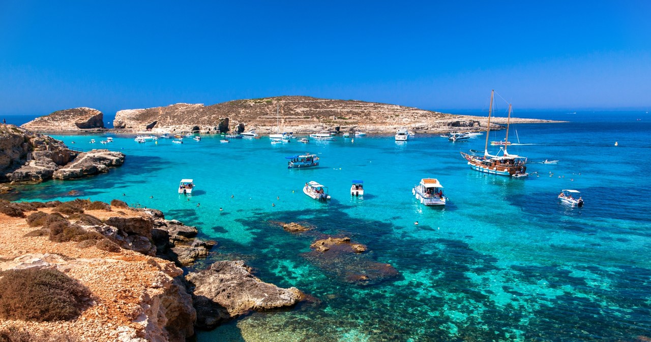 Malta zachwyca słoneczną pogodą, przepięknymi lagunami na czele z Blue Lagoon na wyspie Comino i Crystal Lagoon /Pixel