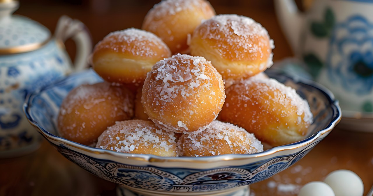 Malutkie pączki to doskonała przekąska do kawy / masanyanka /123RF/PICSEL