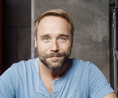 - "Mały Książę" to jedna z najważniejszych książek mojego dzieciństwa i wczesnego dorastania. Z jej bohaterem identyfikowałem się do tego stopnia, że jego podobizna jest jak dotąd jedyną postacią, którą chciałem sobie wytatuować – zaskakuje Łukasz Nowicki. 
- Kinowa wersja "Małego Księcia" to film dla całych rodzin, który – jestem przekonany – zostanie świetnie odebrany wśród młodzieży - dodaje aktor.