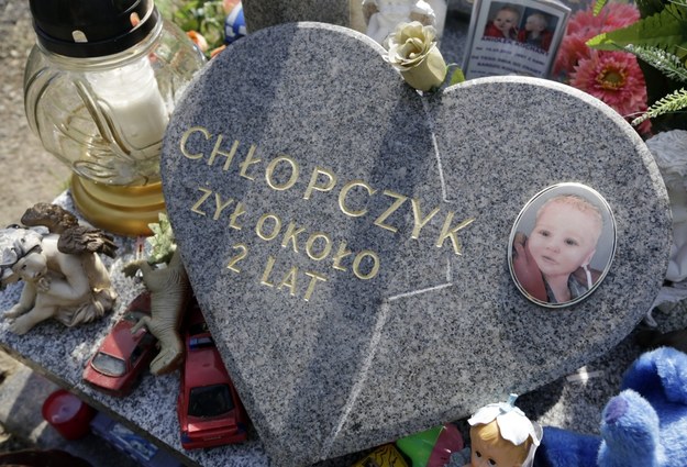Mały Szymon został początkowo pochowany w bezimiennej mogile /Andrzej Grygiel /PAP