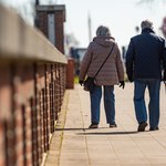 Małżeństwa otrzymają dopłaty? Nowe świadczenie w Senacie