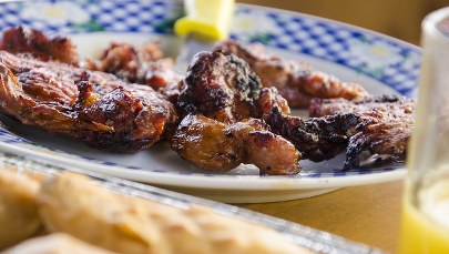 Małżeństwo przy garach nękało sąsiadów. Wyrok ws. "molestowania zapachowego"