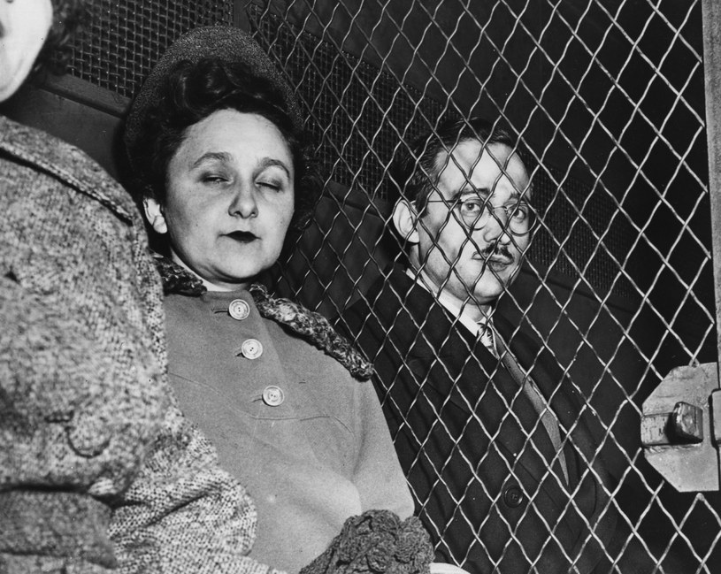 Małżeństwo Rosenbergów po aresztowaniu /Getty Images/Flash Press Media