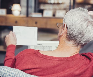 Mam 60 lat i 10 lat pracy – czy dostanę emeryturę? Kwota może zaskoczyć