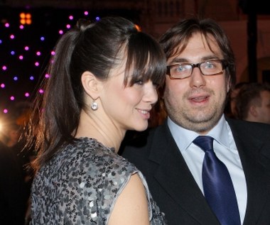 "Mam parcie na szkło. Ale nie mam problemu, żeby się do tego przyznać. Nie bardzo rozumiem, co jest w tym złego. A parcie dziennikarza na napisanie czołówki gazety jest dobre czy złe?" - Węglarczyk tłumaczył się z zarzutów o zdradę dziennikarskich ideałów na rzecz podejmowania tematów  "lekkich, łatwych i przyjemnych".


 

 