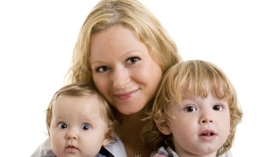 "Mama 4 plus". Ustawa przyjęta przez Senat