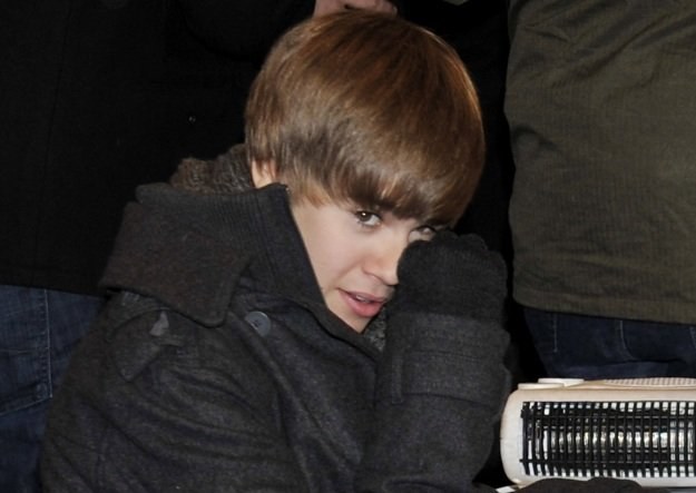 Mama skonfiskowała telefon Justinowi Bieberowi fot. Carlos Alvarez /Getty Images/Flash Press Media