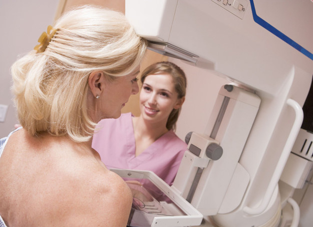 Mammografia jest niezwykle istotnym badaniem /123RF/PICSEL