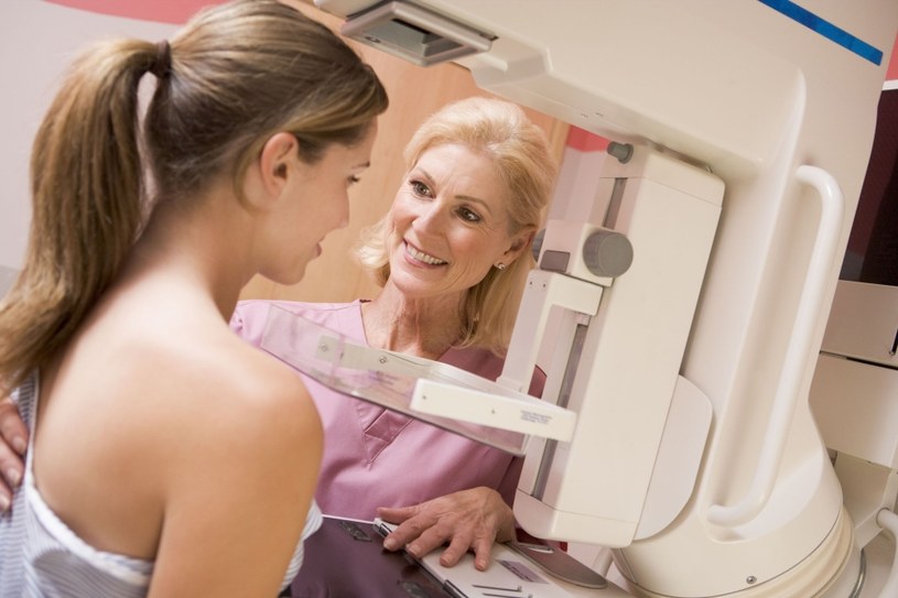 Mammografia jest niezwykle ważna /123RF/PICSEL
