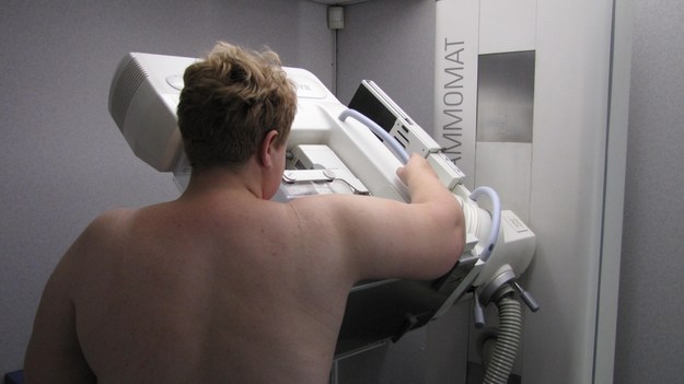 Mammografia pozwala wykryć nowotwór piersi w najwcześniejszym jego stadium /Monika Gosławska /RMF FM