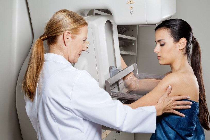 Mammografia to proste i szybkie badanie. Co ważne, nie wymaga żadnego dodatkowego przygotowania /123RF/PICSEL