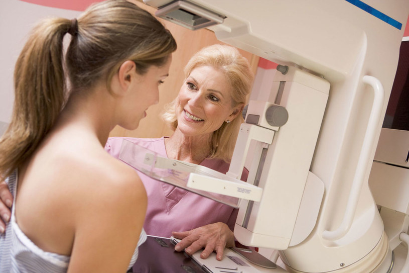 Mammografia wykrywa zmiany w piersi /123RF/PICSEL
