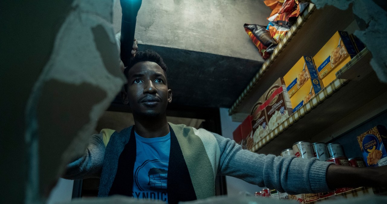 Mamoudou Athie w serialu "Archiwum 81" /Quantrell D. Colbert/Netflix © 2021 /materiały prasowe