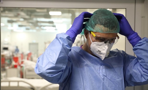 Mamy ponad 3 tysiące nowych zakażeń, zmarło 289 chorych na Covid-19 [NOWE DANE]