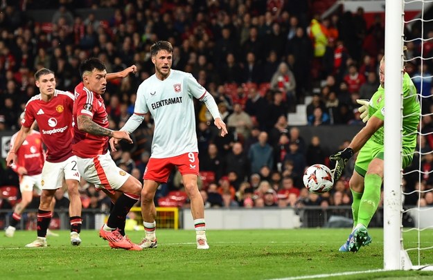 Manchester United zremisował z FC Twente 1:1 /PETER POWELL   /PAP/EPA