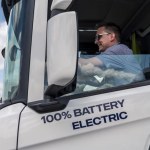 Mandat za firanki w ciężarówce. Policjanci mogą sami oceniać wykroczenie