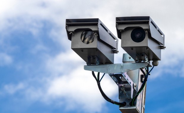 Mandaty za głośne auta i motocykle? Aktywiści chcą fotoradarów akustycznych