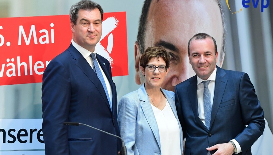 Manfred Weber, Annegret Kramp-Karrenbauer i Markus Soeder. /Clemens Bilan /PAP/EPA