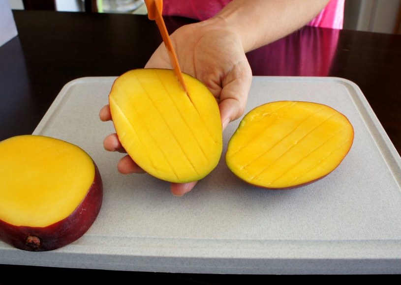 mango krojenie /© Photogenica