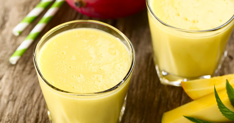 Mango lassi uchodzi za jeden z najsmaczniejszych i najzdrowszych koktajli /123RF/PICSEL