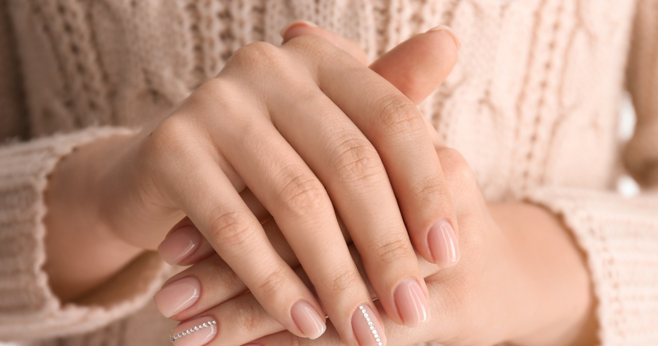 ​Manicure, który odmładza dłonie. 3 kolory idealne dla kobiet po pięćdziesiątce /123RF/PICSEL /Pixel