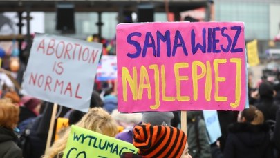 Manifa na ulicach Warszawy. "To my jesteśmy rewolucją"