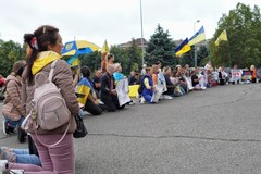 Manifestacja krewnych jeńców wojennych z Azowstalu