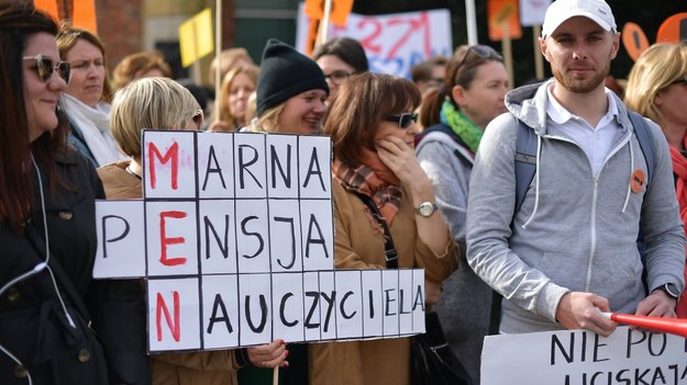 Władze Warszawy: Pieniądze dla nauczycieli zostaną w szkołach