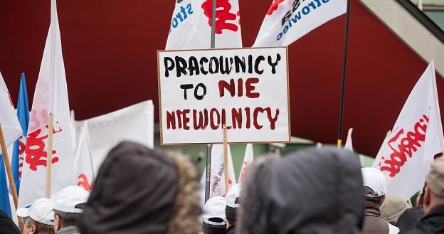 Manifestacja OPZZ i NSZZ Solidarność w obronie pracowników CPP Prema /PAP