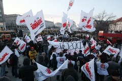 Manifestacja PiS przeciwko planom wydłużenia wieku emerytalnego  