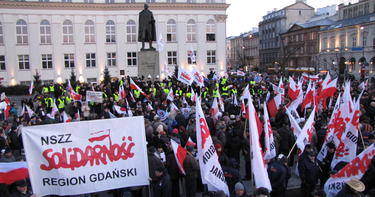 Manifestacja PiS przeciwko planom wydłużenia wieku emerytalnego  