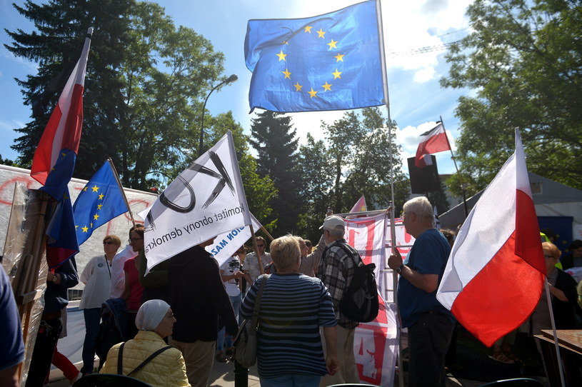Manifestacja pod Sejmem /Marcin Obara /PAP
