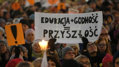 Manifestacja poparcia dla strajkujących nauczycieli. "Zatrzymać edukoszmar"