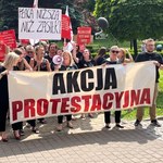 Manifestacja pracowników MOPR w Bytomiu. "Płaca niższa niż zasiłki"