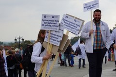 Manifestacja pracowników służby zdrowia w Warszawie