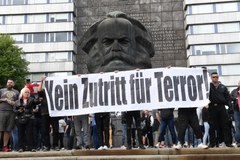 Manifestacja prawicowców w niemieckim mieście Chemnitz
