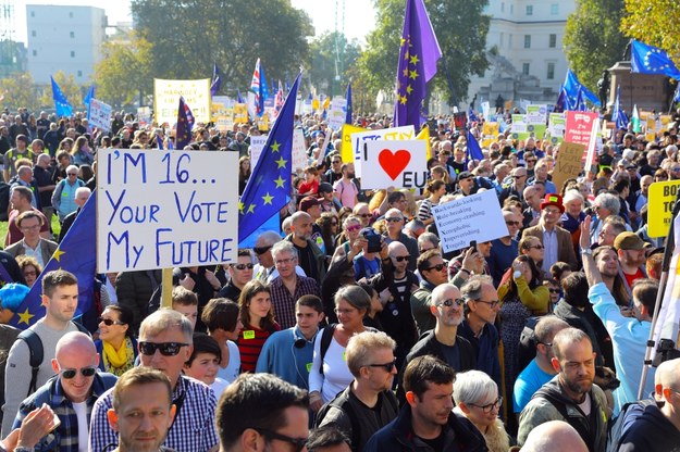 Brexit, ale kiedy? Nowa strategia rządu w Londynie