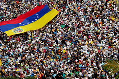 Manifestacja przeciwników Maduro na ulicach Caracas