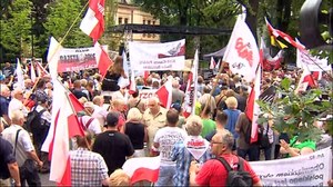 Manifestacja przed TK. "Tu jest Polska, nie Bruksela"