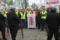 Manifestacja w obronie kopalni. Policja musiała użyć pałek i gazu 