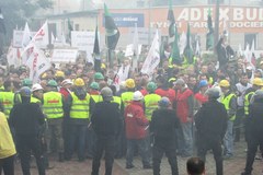 Manifestacja w obronie kopalni. Policja musiała użyć pałek i gazu 