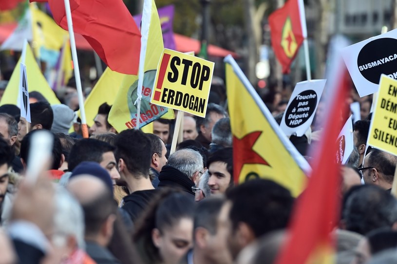 Manifestacja w Paryżu /EPA/CHRISTOPHE PETIT TESSON /PAP/EPA